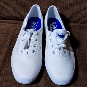 Keds Shoes, Women 6.5, All white Canvas